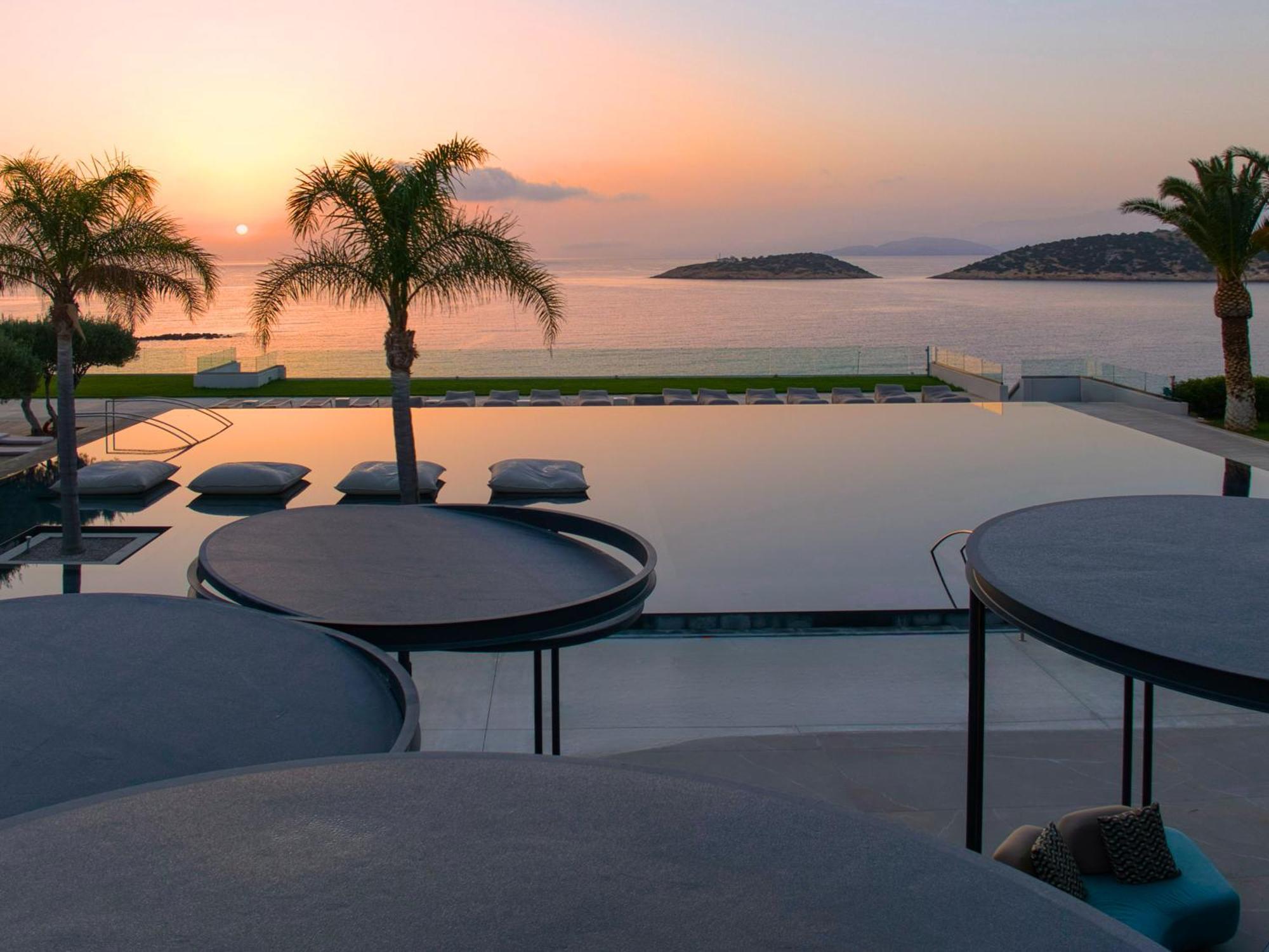Minos Palace Resort - Adults Only Ágios Nikólaos Екстериор снимка Sunset at the Mykonos Villa